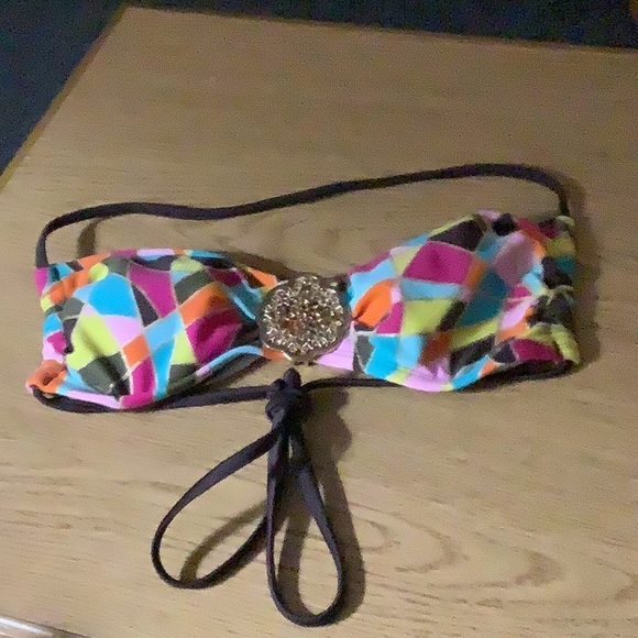 Hot Kiss 💋 bikini top with gold decal in center size Small colorful sexy…top - Picture 4 of 8